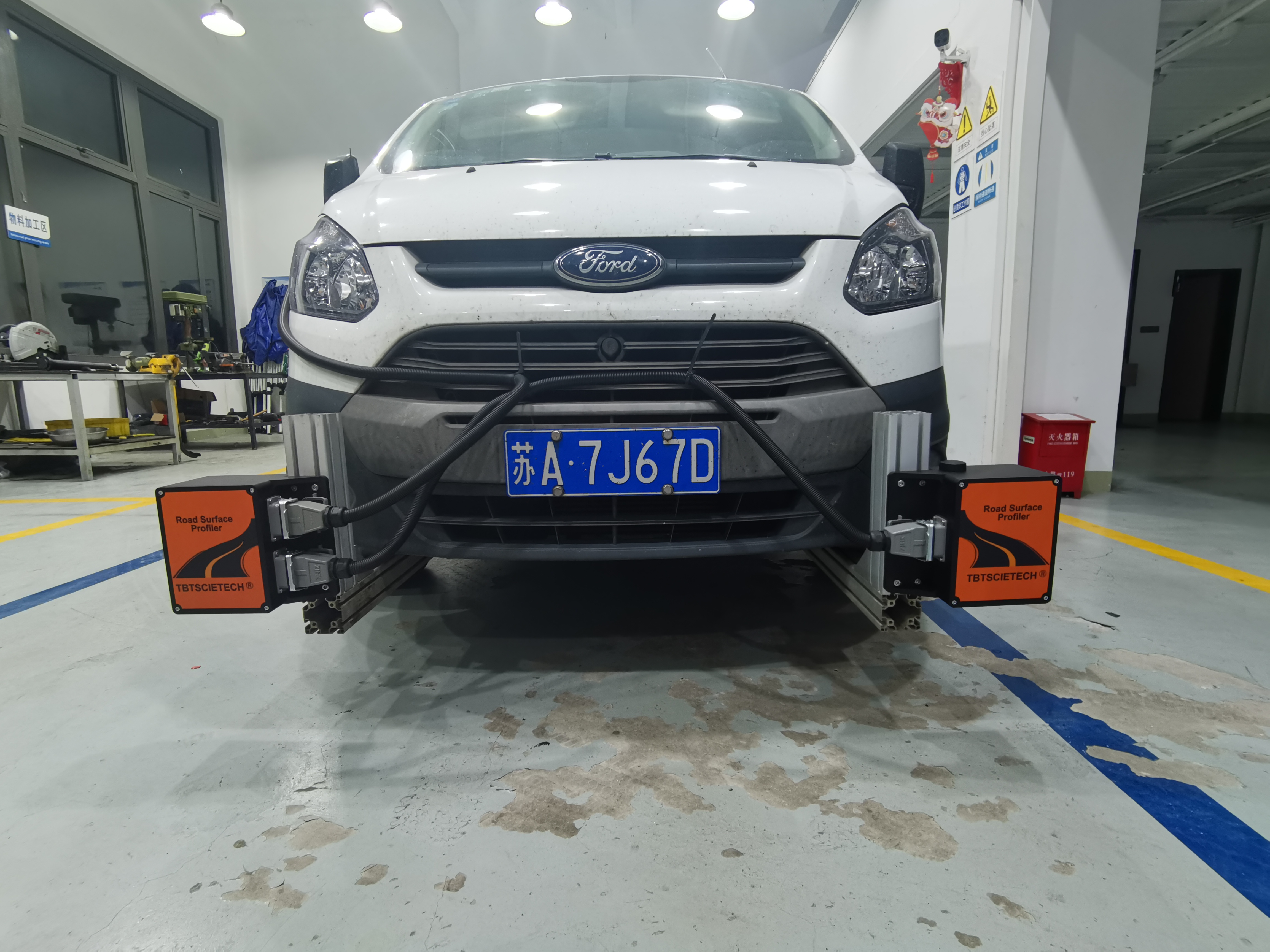 Передний монтаж профилографа TBTPQL Series на автомобиле
